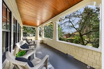 2333 Federal Avenue E, Seattle, WA 98102 - Photo 2