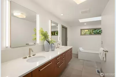 7640 NE 32nd Street, Medina, WA 98039 - Photo 16