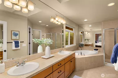 8360 Loyal Way NW, Seattle, WA 98117 - Photo 20