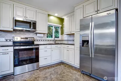 10026 4th Avenue SW, Seattle, WA 98146 - Photo 6