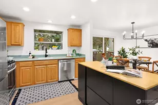 1641 N 185th St, Shoreline, WA 98133 - Photo 6