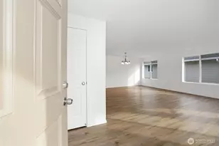 7114 33rd Ave NE, Lacey, WA 98516 - Photo 2