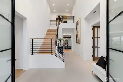 4104 83rd Avenue SE, Mercer Island, WA 98040 - Photo 2