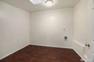 10210 NE 23rd St, Bellevue, WA 98004 - Photo 32