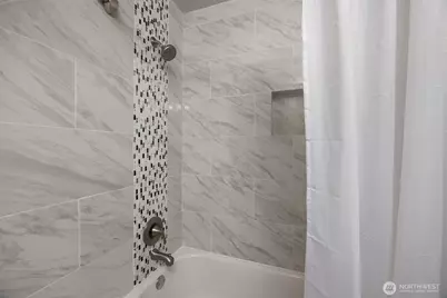 10210 NE 23rd Street, Bellevue, WA 98004 - Photo 28