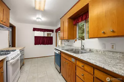 10210 NE 23rd Street, Bellevue, WA 98004 - Photo 22