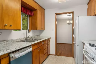 10210 NE 23rd Street, Bellevue, WA 98004 - Photo 24