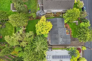 10210 NE 23rd St, Bellevue, WA 98004 - Photo 2