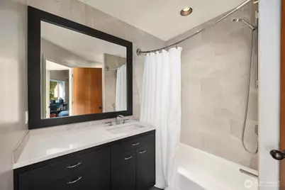 7703 W Mercer Way, Mercer Island, WA 98040 - Photo 28