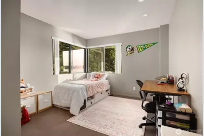 7703 W Mercer Way, Mercer Island, WA 98040 - Photo 26