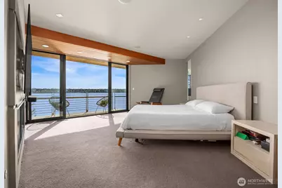 7703 W Mercer Way, Mercer Island, WA 98040 - Photo 20