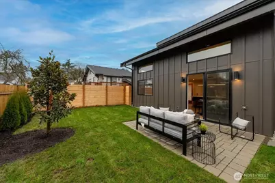 11740 Phinney Avenue N, Seattle, WA 98133 - Photo 28