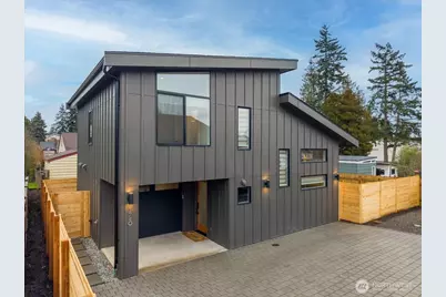 11740 Phinney Avenue N, Seattle, WA 98133 - Photo 1