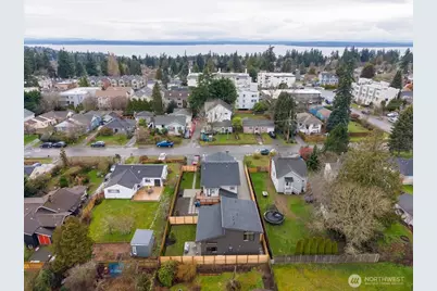 11740 Phinney Avenue N, Seattle, WA 98133 - Photo 32