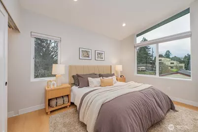 11740 Phinney Avenue N, Seattle, WA 98133 - Photo 18