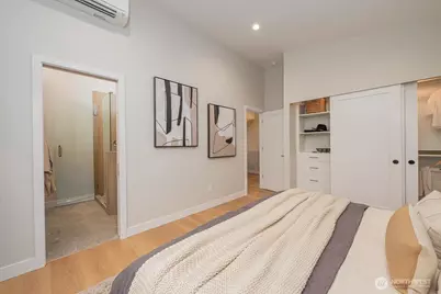 11740 Phinney Avenue N, Seattle, WA 98133 - Photo 20