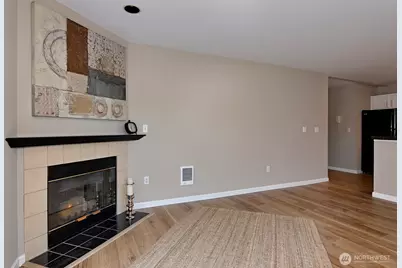 2117 N 107th Street #201, Seattle, WA 98133 - Photo 4