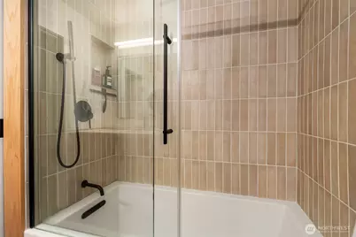 2504 Western Avenue #422, Seattle, WA 98121 - Photo 12