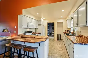 9509 237th St E, Graham, WA 98338 - Photo 12