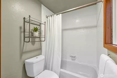 11401 Roosevelt Way NE #1, Seattle, WA 98125 - Photo 10