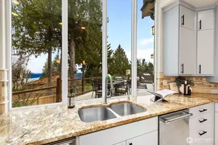 18206 NW Montreux Dr, Issaquah, WA 98027 - Photo 10