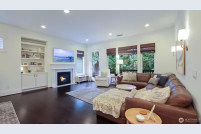 629 Field Place NE, Renton, WA 98059 - Photo 10