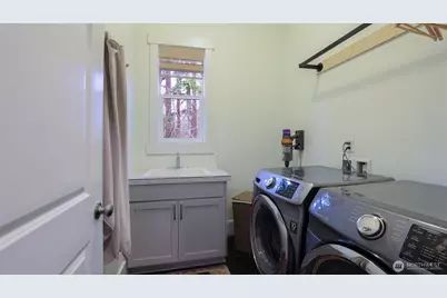 629 Field Place NE, Renton, WA 98059 - Photo 6