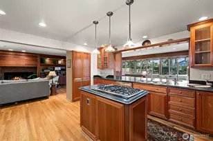 8902 Park Ridge Dr W, University Place, WA 98467 - Photo 6