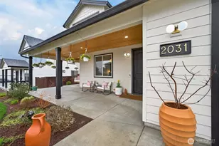 2031 E 9th St, La Center, WA 98629 - Photo 4