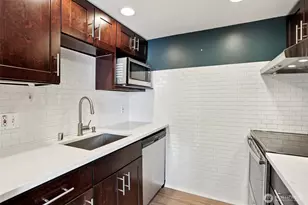 2201 3rd Ave, Seattle, WA 98121 - Photo 6