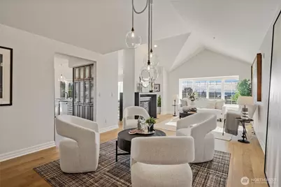 2425 33rd Avenue W #402, Seattle, WA 98199 - Photo 4