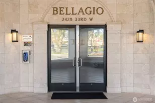 2425 33rd Ave W, Seattle, WA 98199 - Photo 2