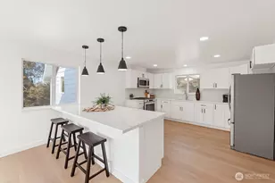 8305 Duncan Ave S, Seattle, WA 98118 - Photo 2