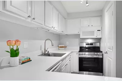 15246 SE 43rd Ct #G201, Bellevue, WA 98006 - Photo 4