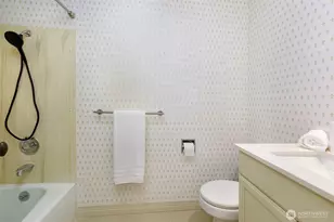 8280 SE 61st St, Mercer Island, WA 98040 - Photo 28