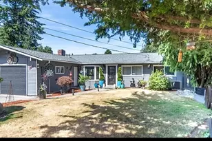 1810 S 261st Pl, Des Moines, WA 98198 - Photo 2