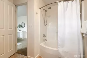 7005 Holly Park Dr S, Seattle, WA 98118 - Photo 16