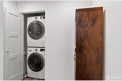 1422 E Cherry St, Seattle, WA 98122 - Photo 14