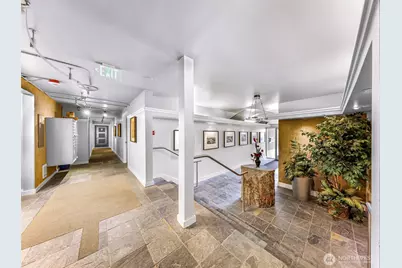 732 11th Avenue E #305, Seattle, WA 98102 - Photo 24