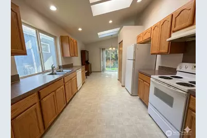 2404 Boulevard Heights Loop SE, Olympia, WA 98501 - Photo 4