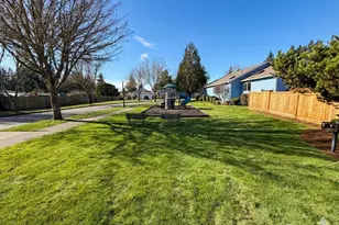 2404 Boulevard Heights Loop SE, Olympia, WA 98501 - Photo 2