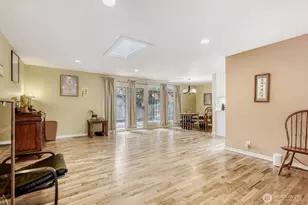 16717 NE 18th St, Bellevue, WA 98008 - Photo 10