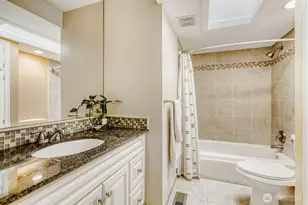 16717 NE 18th St, Bellevue, WA 98008 - Photo 18