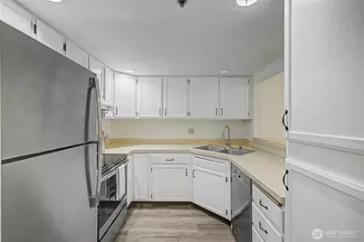 15209 Sunwood Blvd #B 21, Tukwila, WA 98188 - Photo 4