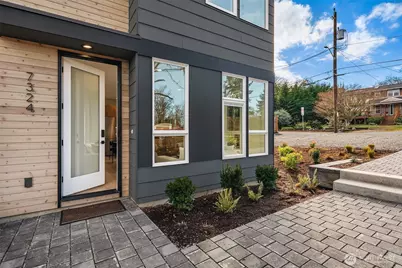7324 7th Place SW #B, Seattle, WA 98106 - Photo 2