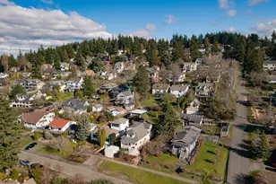 717 13th St, Bellingham, WA 98225 - Photo 4