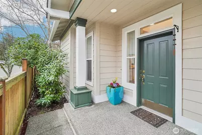 722 239th Lane SE, Sammamish, WA 98074 - Photo 2