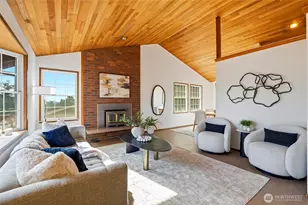 10825 34th Ave SW, Seattle, WA 98146 - Photo 2