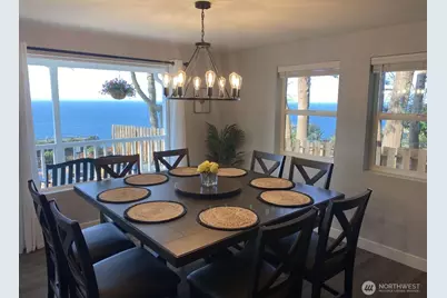 242 W Bluff Drive, Port Angeles, WA 98362 - Photo 10