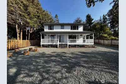 242 W Bluff Drive, Port Angeles, WA 98362 - Photo 4